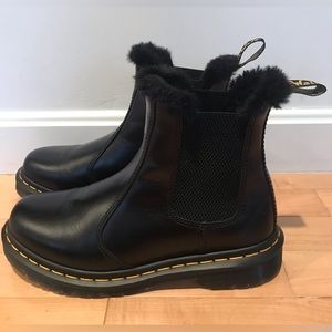 Dr Martens 2976 Leonore faux fur lined Chelsea boot